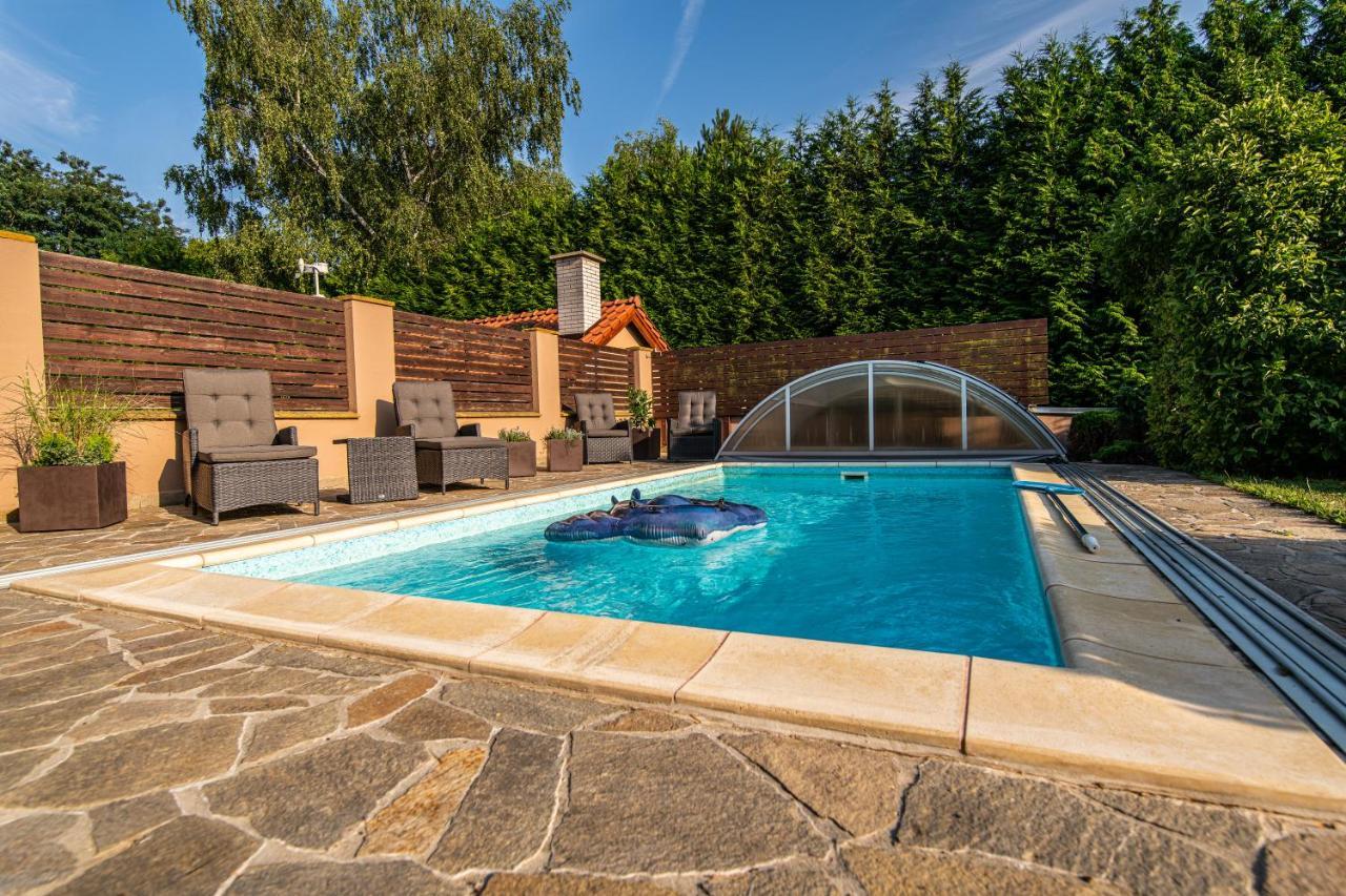 Villa With Pool & Sauna In Beer Village Велке-Поповіце Екстер'єр фото